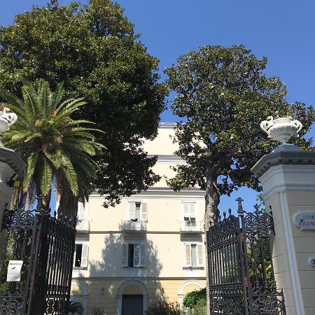 Villa Falconieri Sorrento Suite Сант'Агнело Екстериор снимка